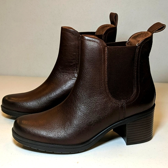 clarks women's hollis sun chelsea boot